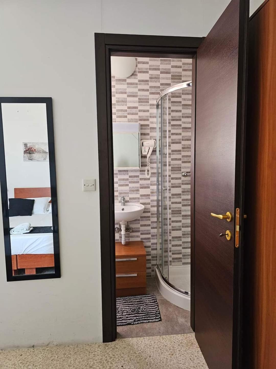ربات D'Ambrogio Guest House المظهر الخارجي الصورة